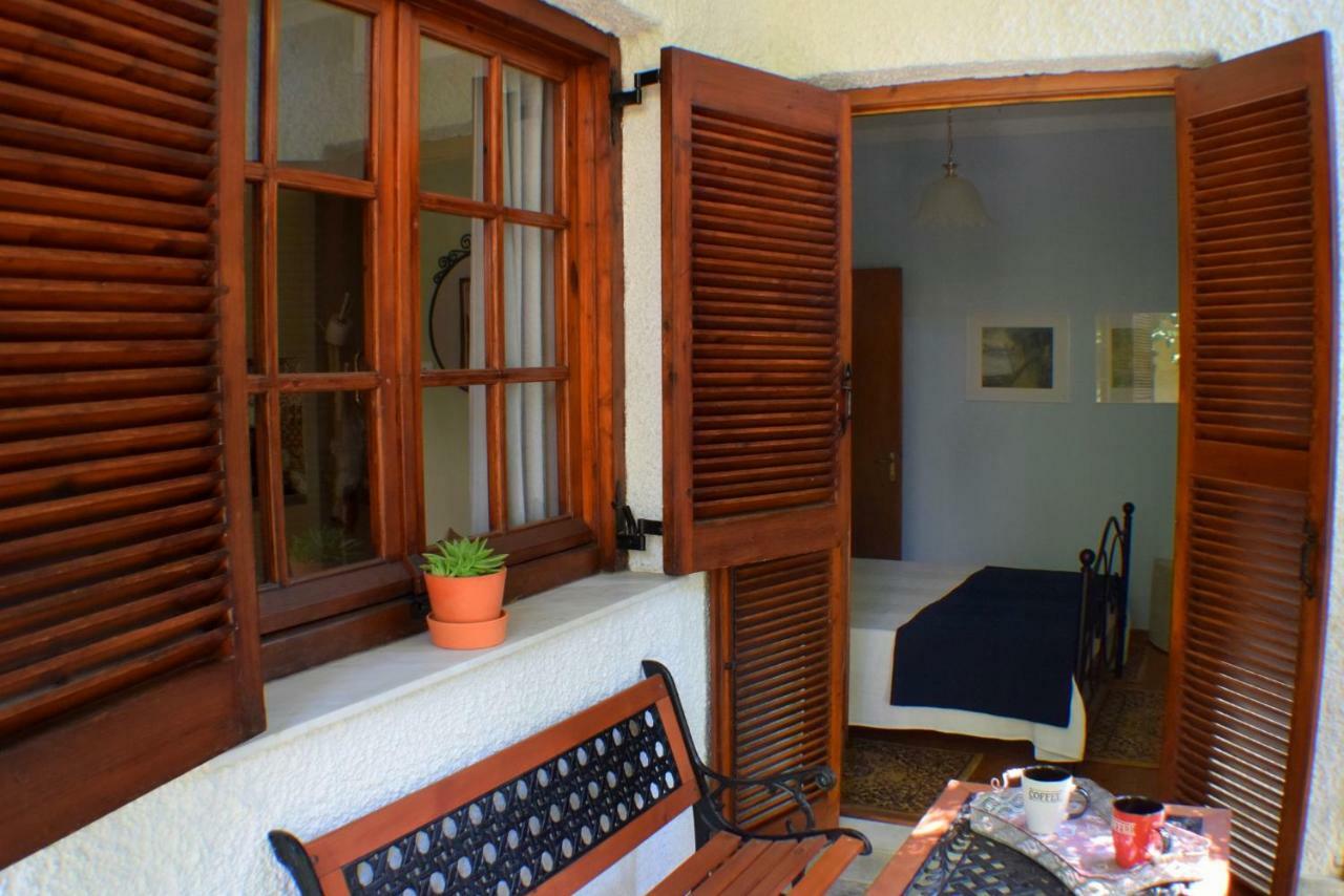 House Inside Garden Apartment Volos Exterior photo